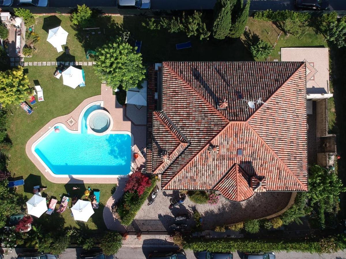 B&B Villa Giulia Desenzano del Garda Exterior photo