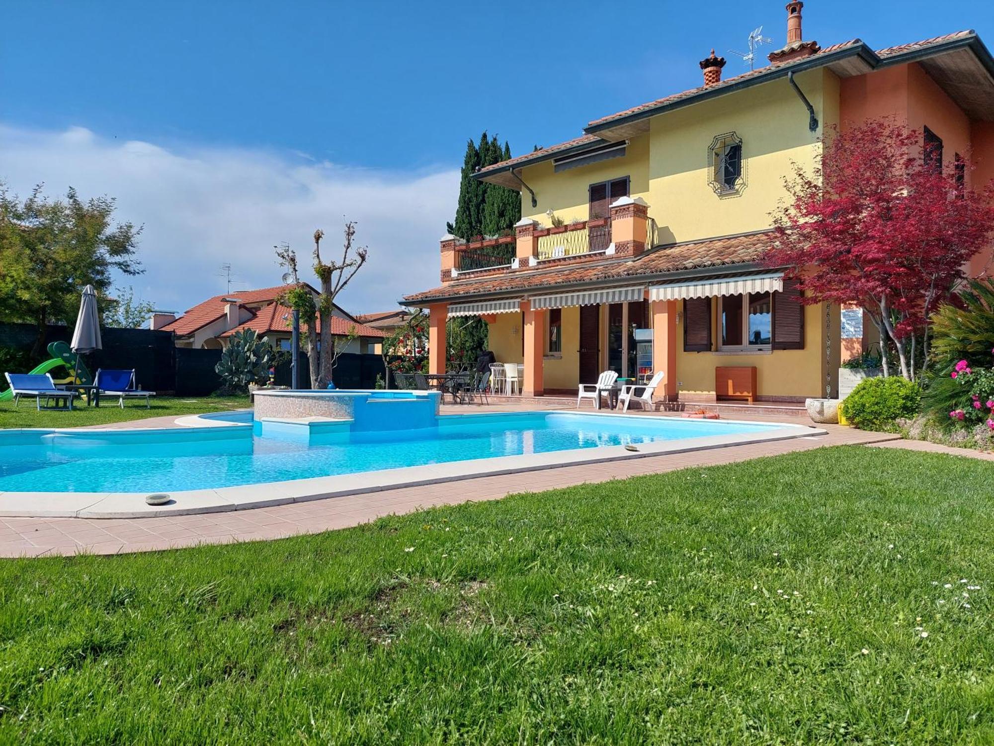 B&B Villa Giulia Desenzano del Garda Exterior photo